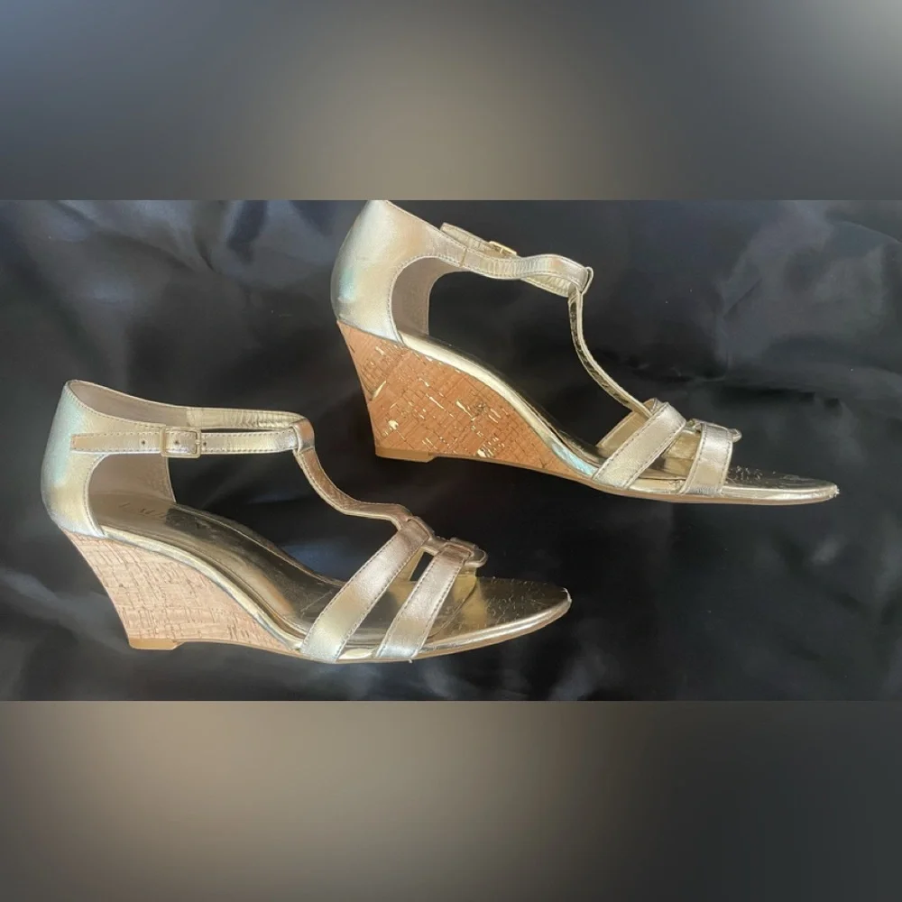 LAUREN RALPH LAUREN STRAPPY WEDGE METALLIC SANDALS SIZE 8.5 ANKLE BUCKLE CLOSURE
